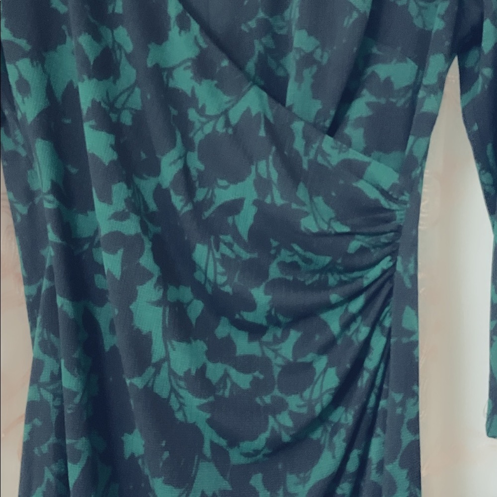 Dress - Picture 3 of 5